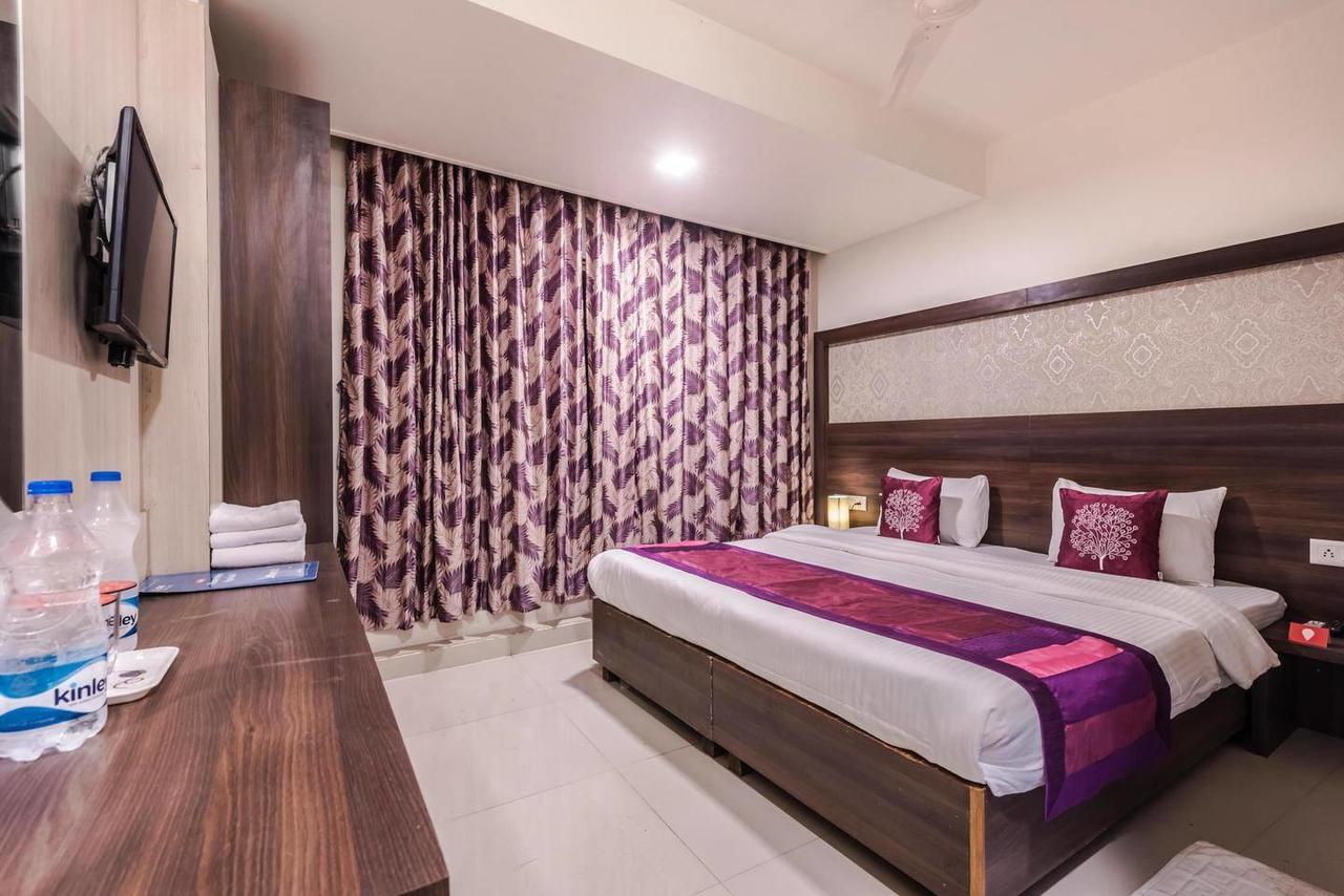 Hotel Veer Residency Панвел Экстерьер фото