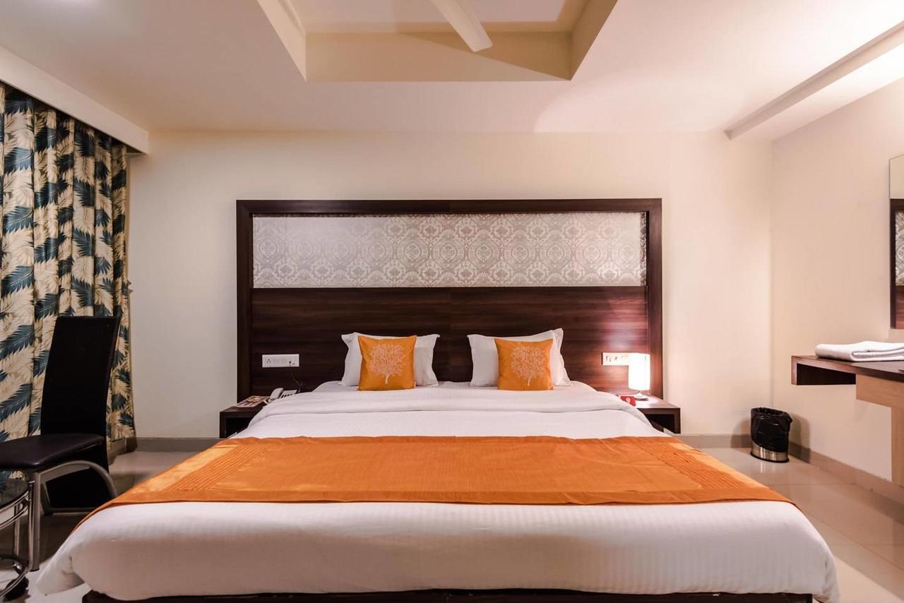 Hotel Veer Residency Панвел Экстерьер фото